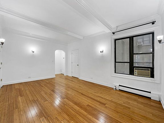2nd image of 120 W 58th St APT 2C