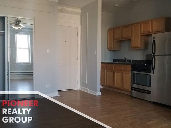 2nd image of 5860 N Kenmore Ave #5860601