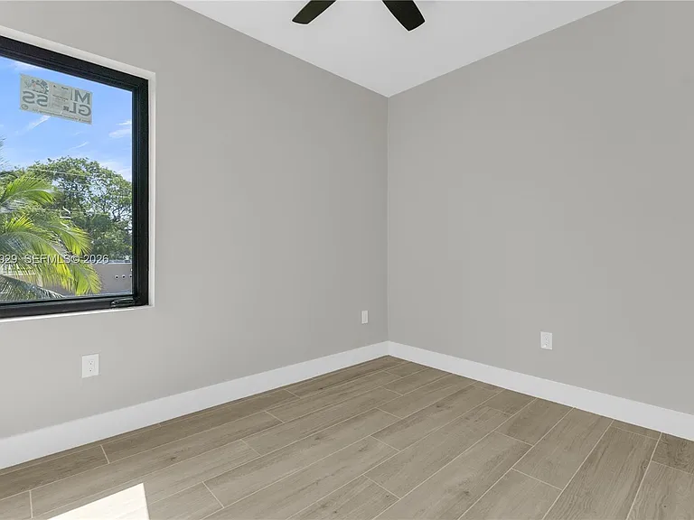 1816 NW 49th St — Photo 15