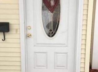 18 Arthur St, Holyoke, MA 01040