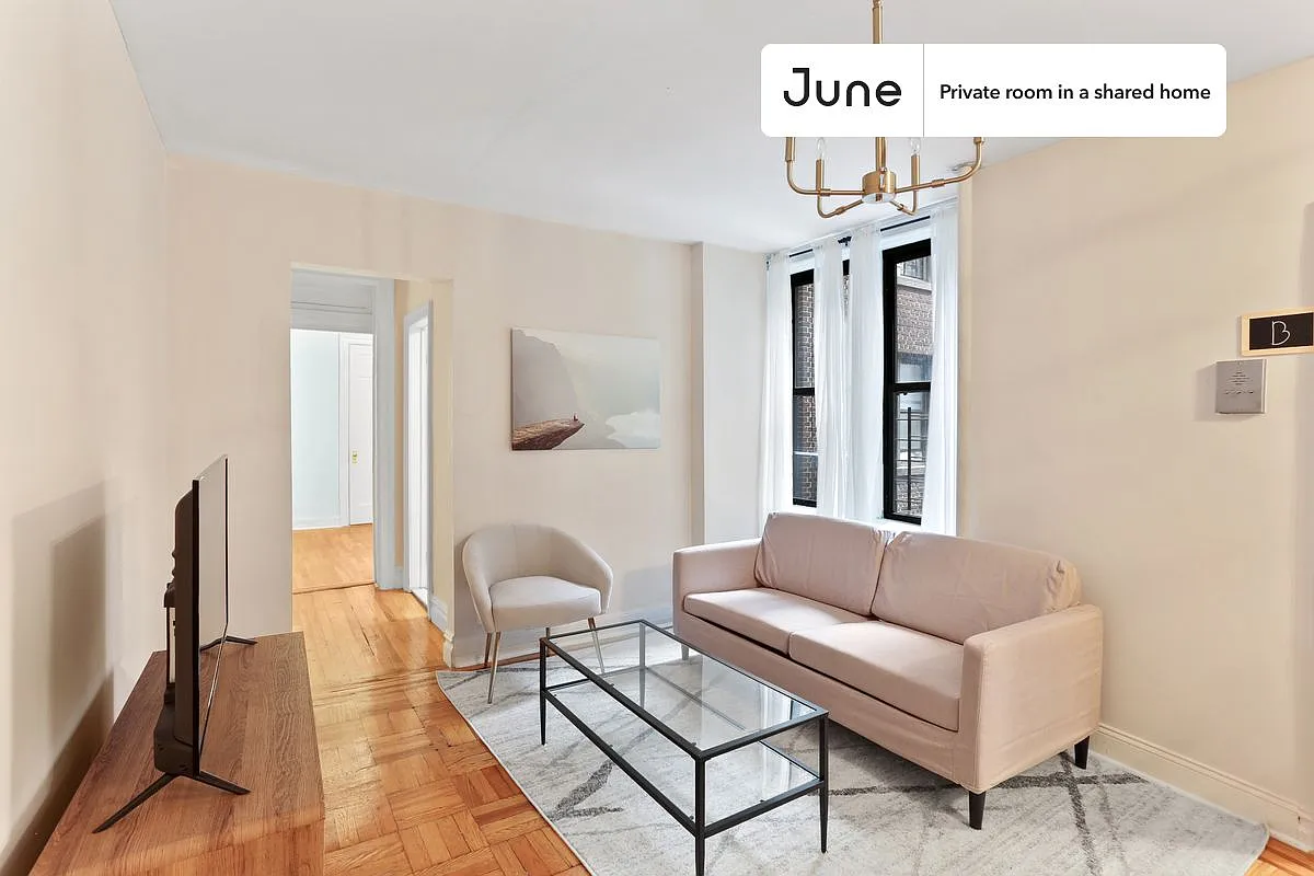 Full bedroom in 2 bed/1 bath home in East Harlem #702 B — Photo 2