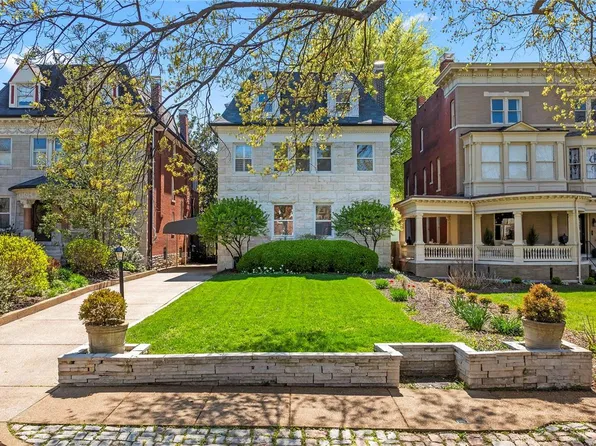 4624 Pershing Pl, Saint Louis, MO 63108