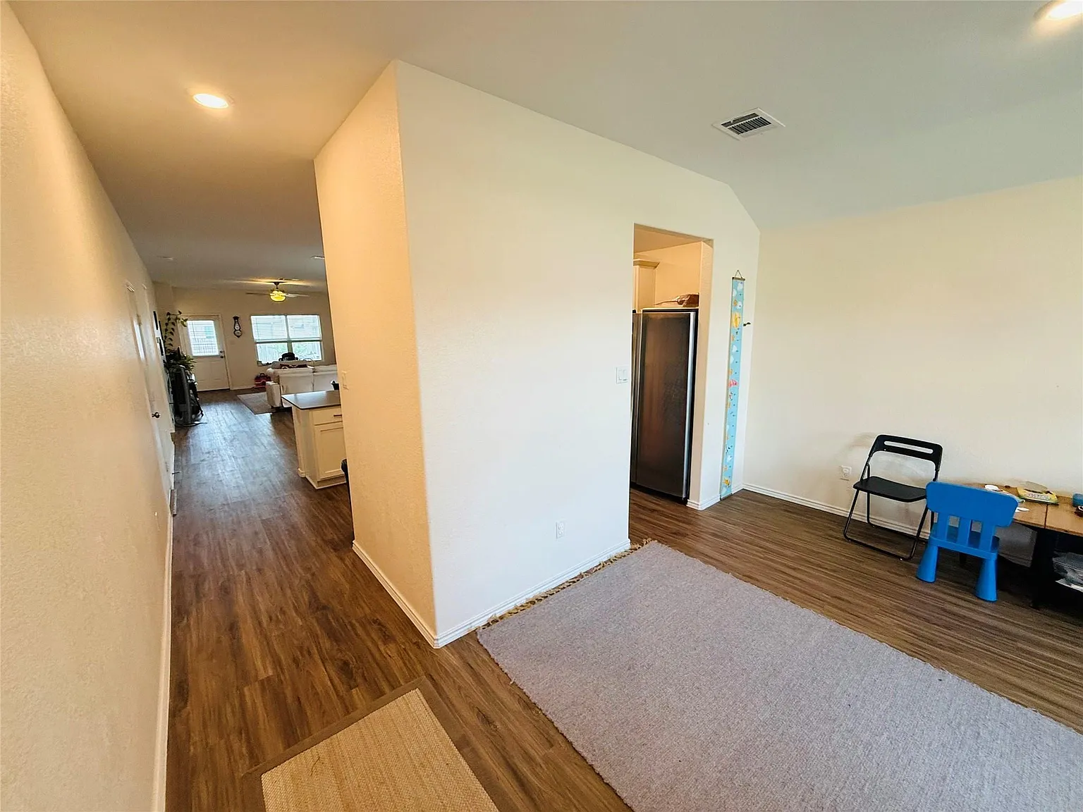 3 bed, 2.0 bath, 1772 sqft, $2,150 — Photo 4