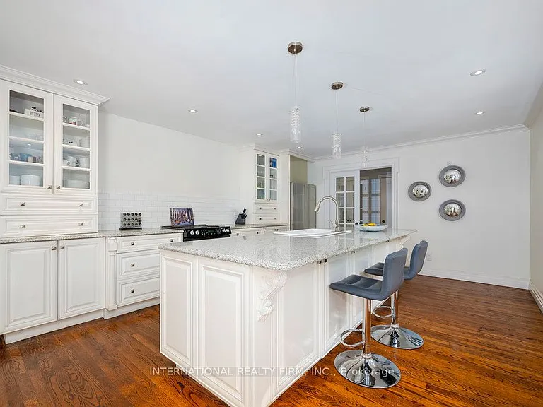122 Willingdon Rd — Photo 7
