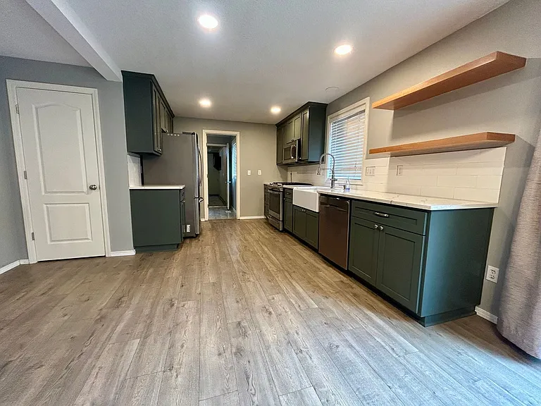 3001 NE 160th Ct — Photo 5