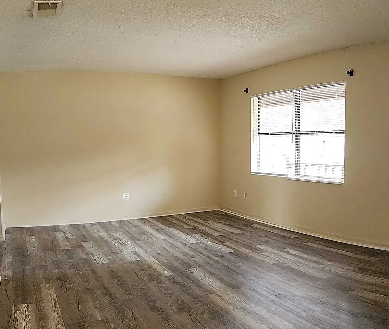 138 Pointe South Drive - C — Photo 2