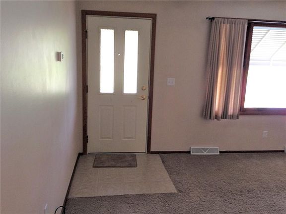5th image of 4024 Stanley Ave