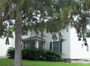 11 11 1/2 Suffolk St, Fairport, NY 14450