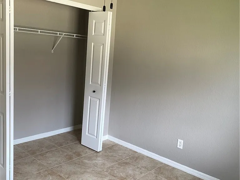1732 SW 31st Ln — Photo 17