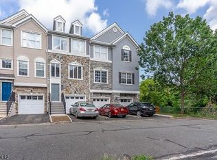 60 Devonshire Dr #100, Clifton, NJ 07013