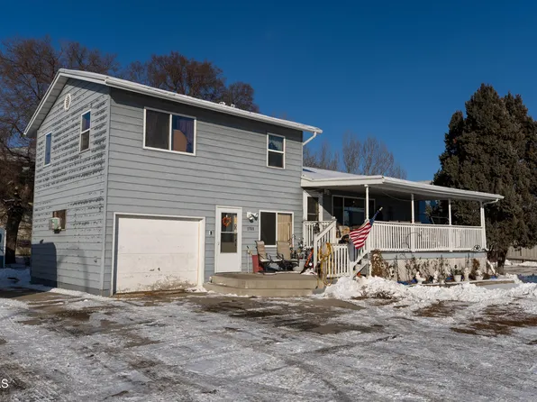 1708 E Main St, Mandan, ND 58554