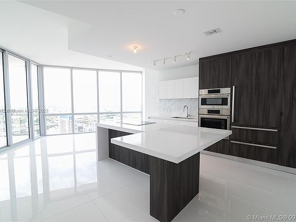 2nd image of 851 NE 1st Ave #2804
