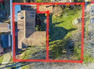 3526 221st St, Bayside, NY 11361