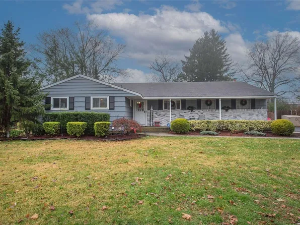 87 Derby Avenue, Greenlawn, NY 11740