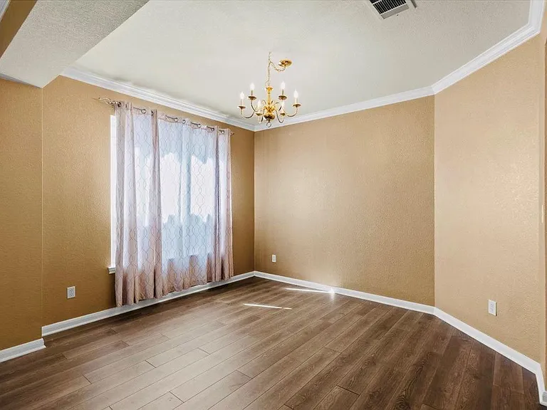 3112 Burks Ln — Photo 3