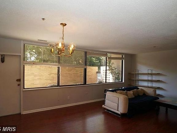 3rd image of 3713 S George Mason Dr APT T4w