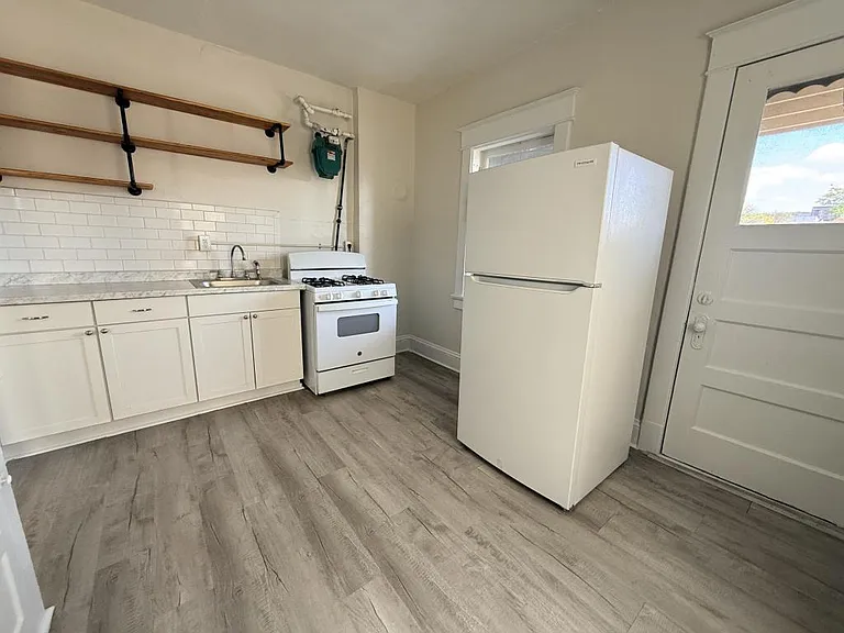 320 Taylor Ave #3 — Photo 17