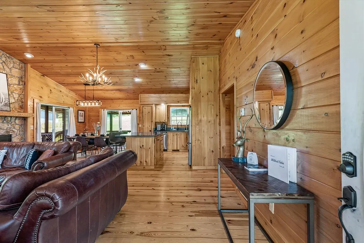 2 bed, 1232 sqft, $2,000 — Photo 3