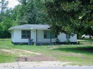 427 Vass Rd, Spring Lake, NC 28390