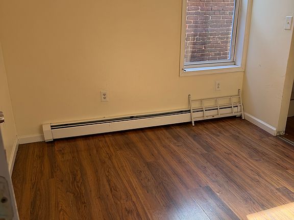 4th image of 208 E 16th St Floor 2