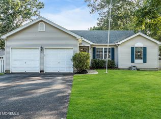 220 Middie Ln, Manahawkin, NJ