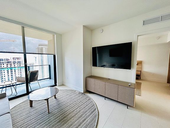 5th image of 601 NE 1st Ave #2904