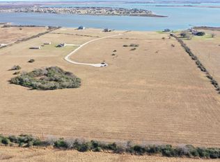 Beacon Dr, Palacios, TX 77465