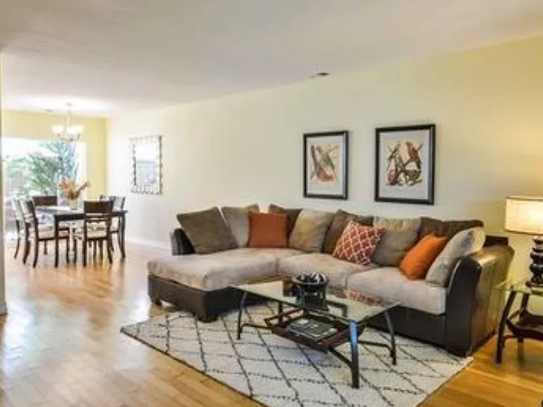 512 Churchill Downs Ct — Photo 2