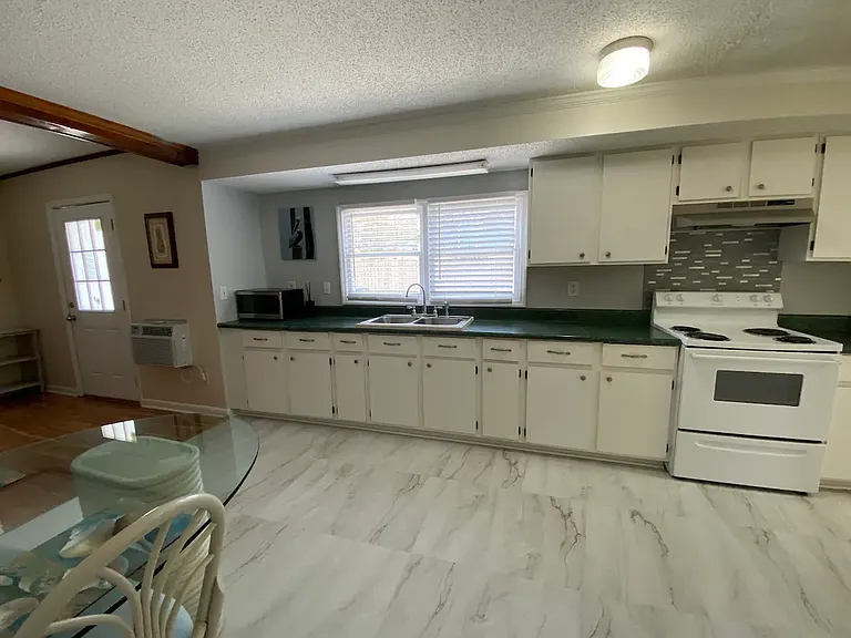 656 Macklen Ave #1 — Photo 4