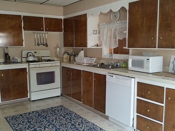 Spacious Kitchen