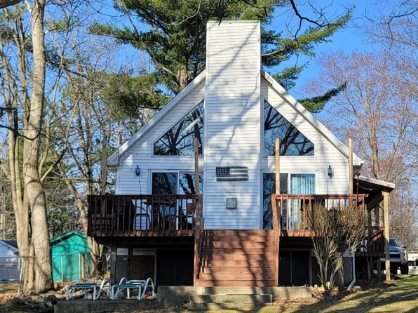 3837 Pine Rd, Beaverton, MI 48612