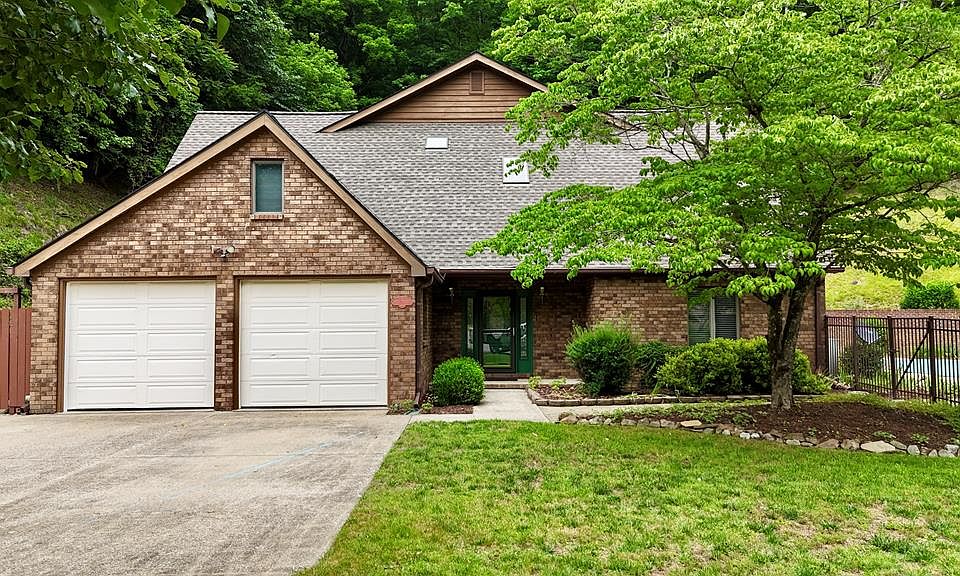 1st image of 118 Holly Ct