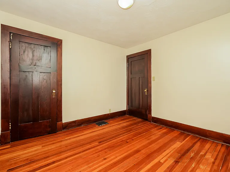 1242 Wilson Dr — Photo 13