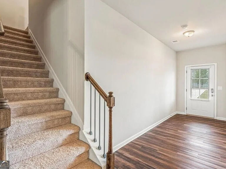 143 Hunts Mill Cir — Photo 3
