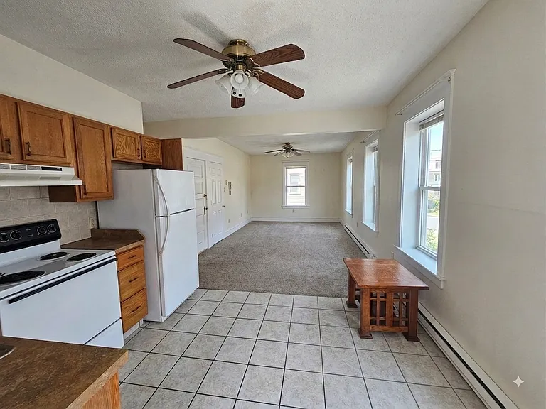 281 E Main St #5 — Photo 3