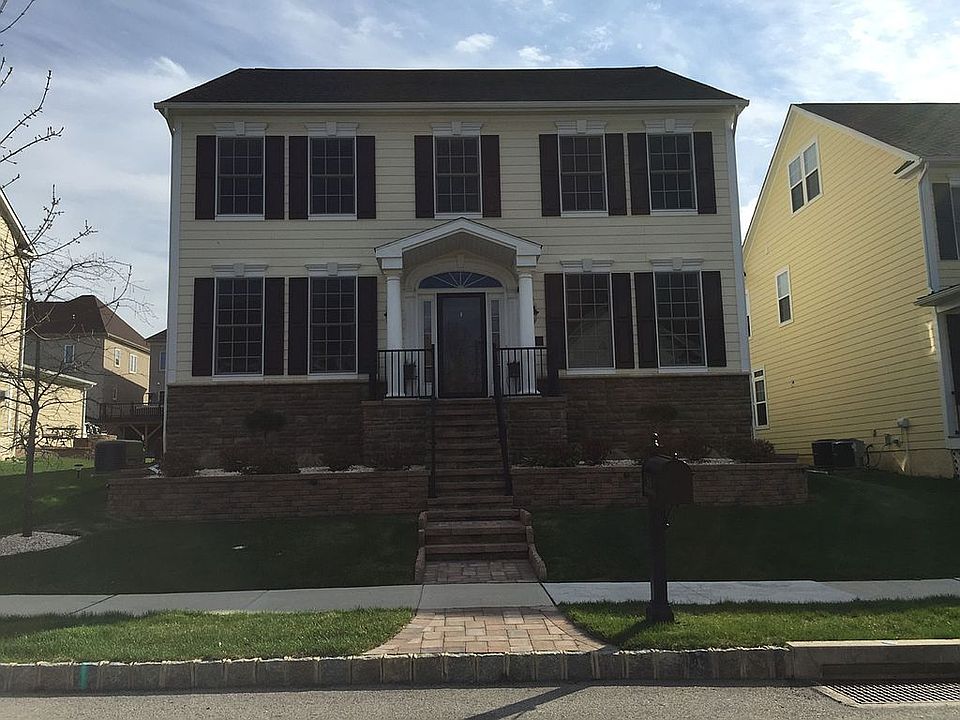 2nd image of 1646 Copper Beech Cir