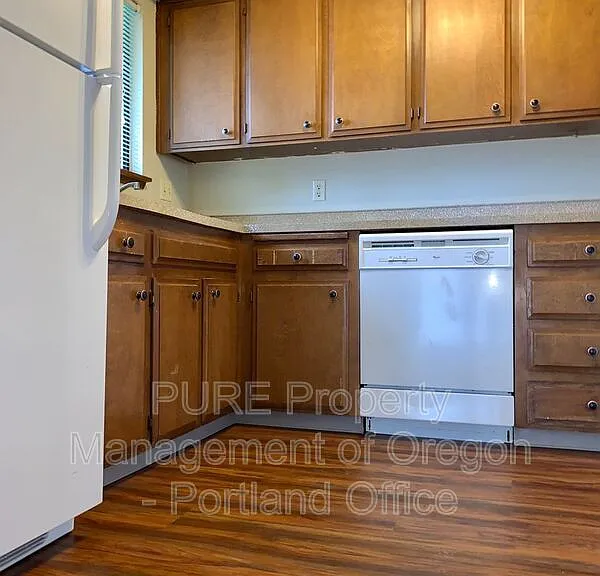 2143 SW Townsend Ct — Photo 3