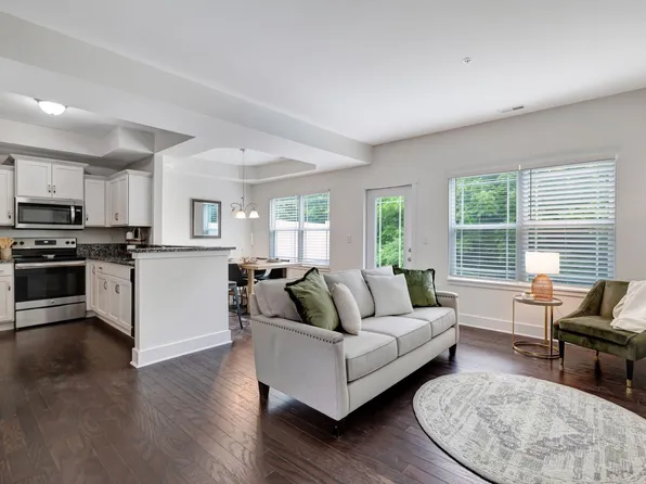 1134 Somerset Springs Dr, Spring Hill, TN 37174