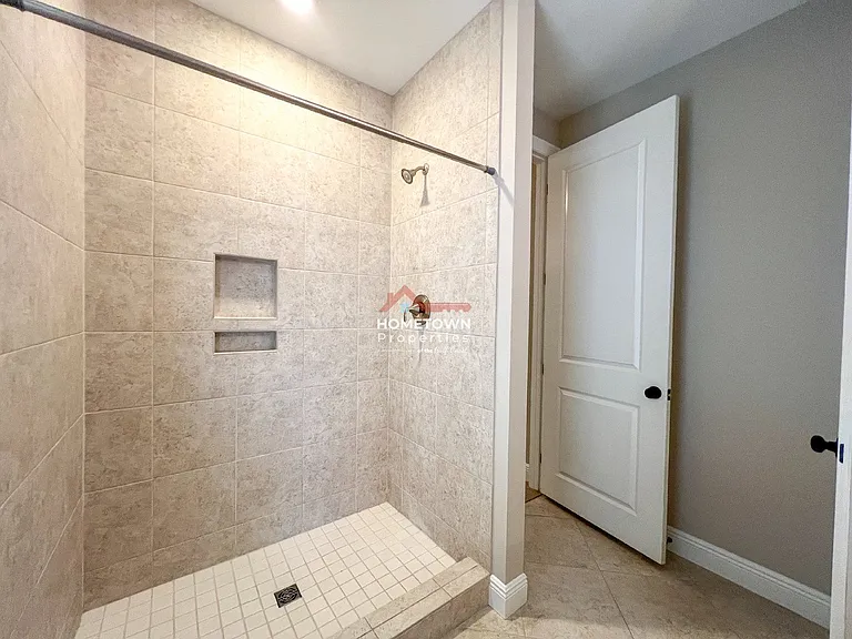 1467 W Shores Blvd — Photo 33