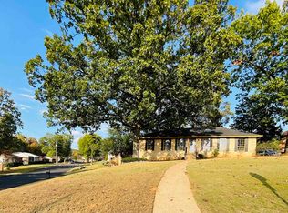 301 Englewood Dr, Fairfield, AL 35064