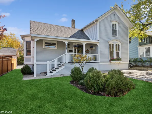 109 Dundee Ave, Barrington, IL 60010