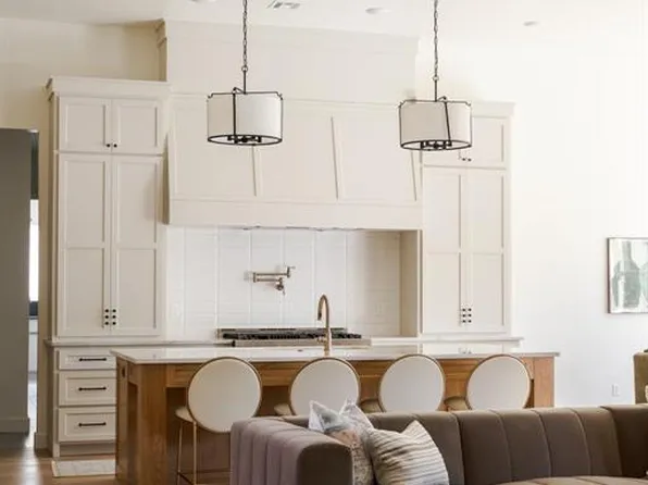 396 Old Creek Rd, Edmond, OK 73034