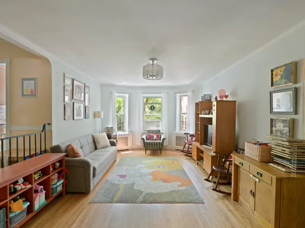 1615 Avenue I image 1 of 7