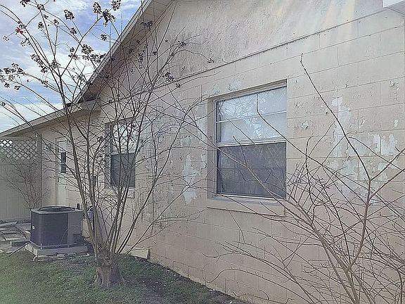 4th image of 5604 Starbright Dr