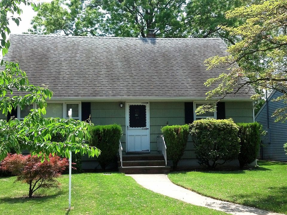 2nd image of 38 Woodhollow Rd