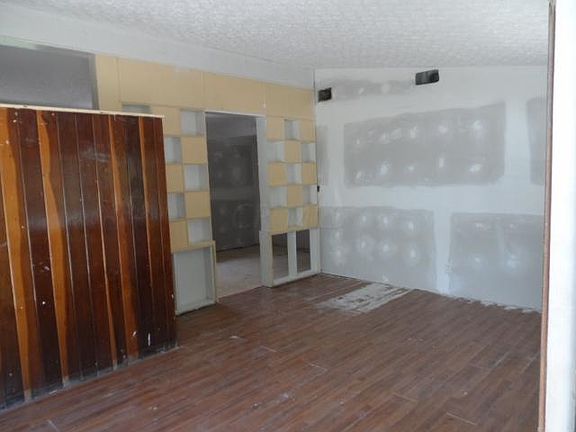 5th image of 1644 Dundee Ct