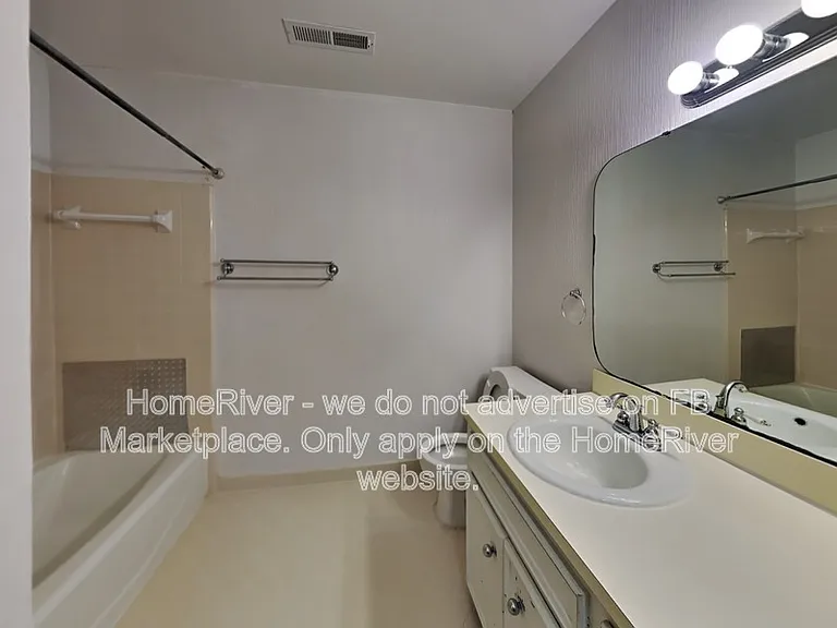 889 Twin Lakes Dr — Photo 15