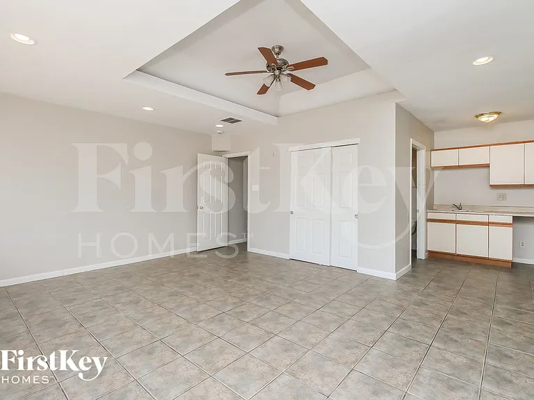 32 W Fairmont Dr — Photo 6