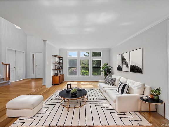 4th image of 3050 Chen Court