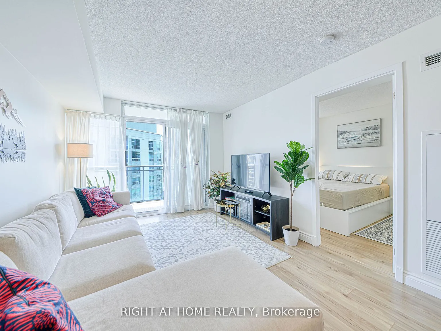2 bed, $2,850 — Photo 4